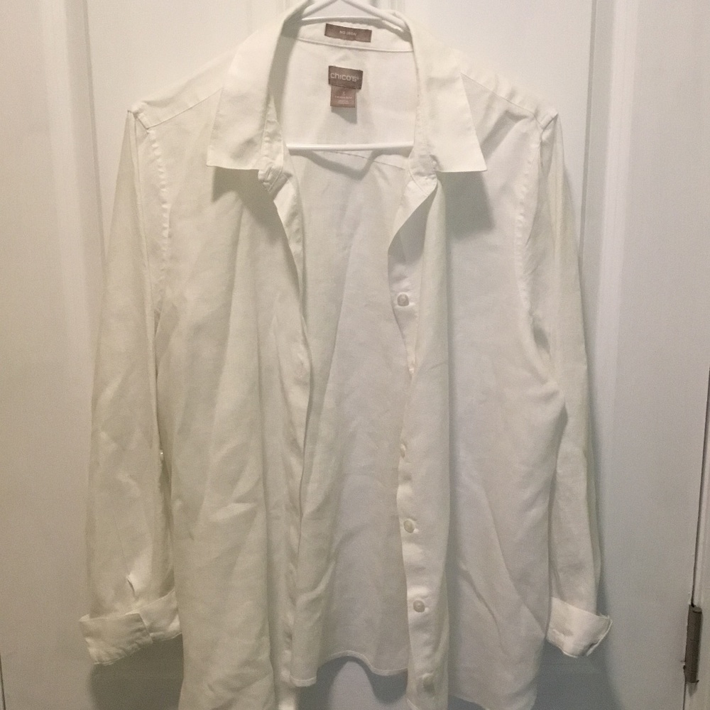 White colored Chico’ shirt